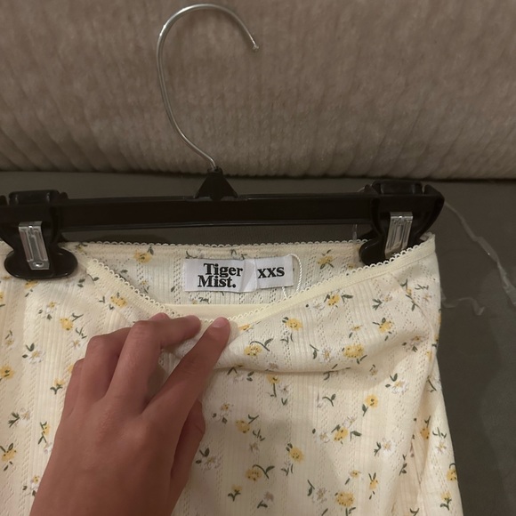 Tiger Mist Yellow and Flower Skirt / XS - Picture 3 of 3